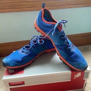Used Mens Size 9 New Balance Minimus MT20 Running Shoes